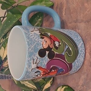 DISNEY Disneyland Resort 2009 Mickey & Gang Ceramic Coffee Mug 3D Raised Graphic